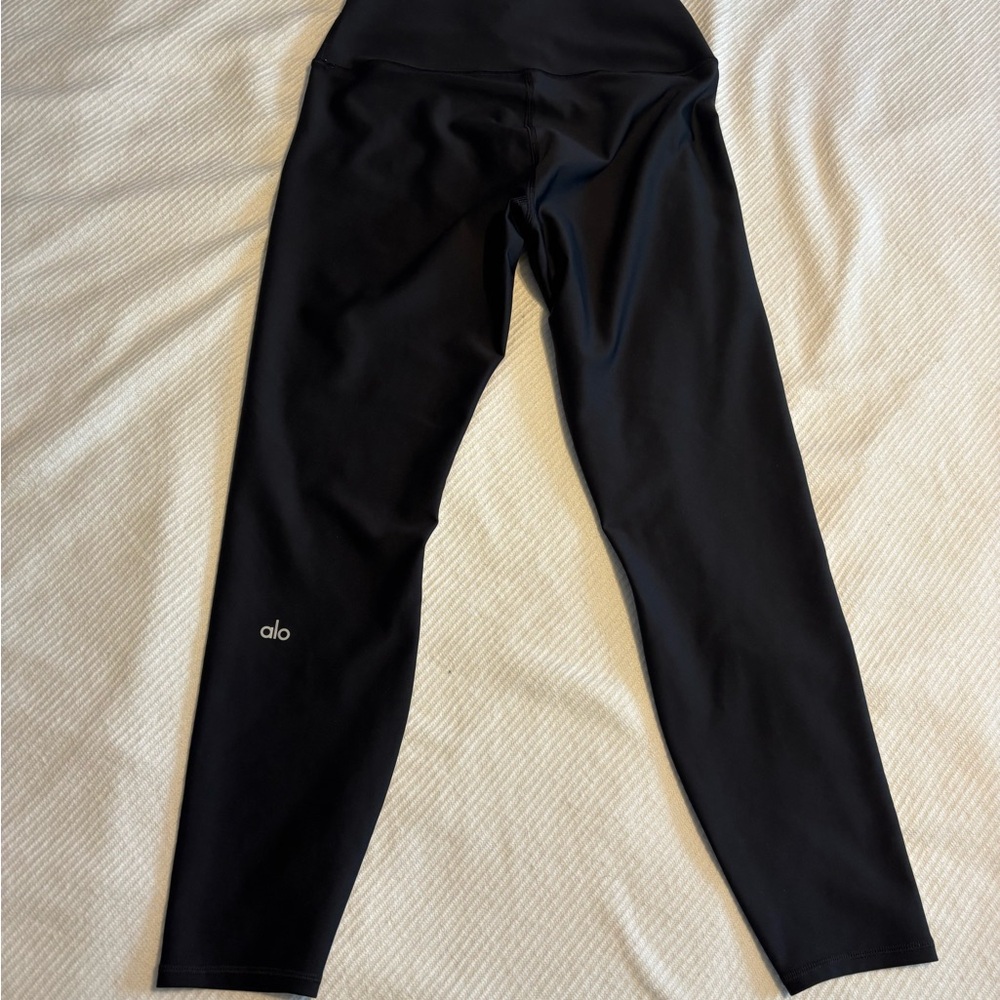 ALO Yoga Black Leggings - Picture 2 of 3